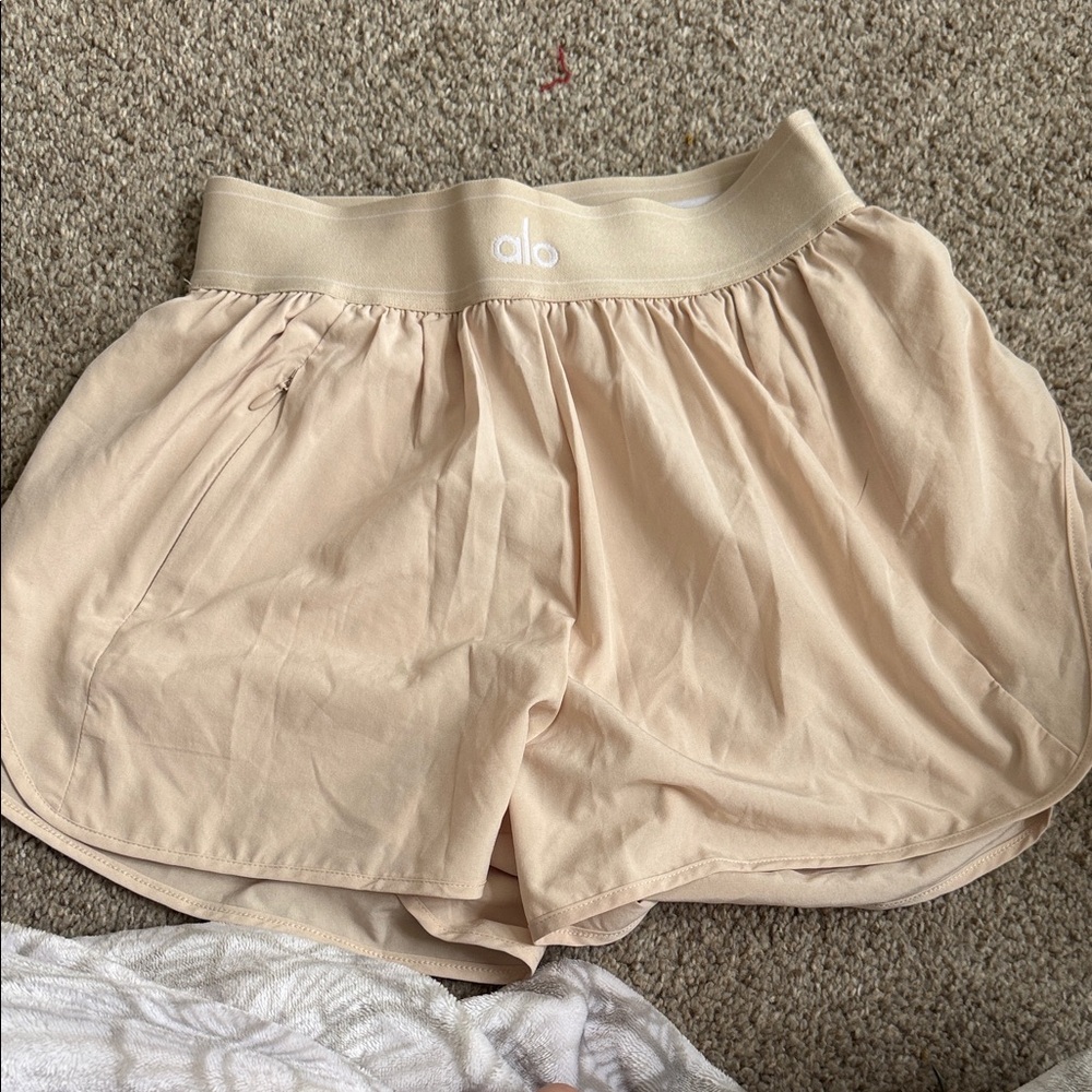 ALO Yoga Cream Athletic Shorts